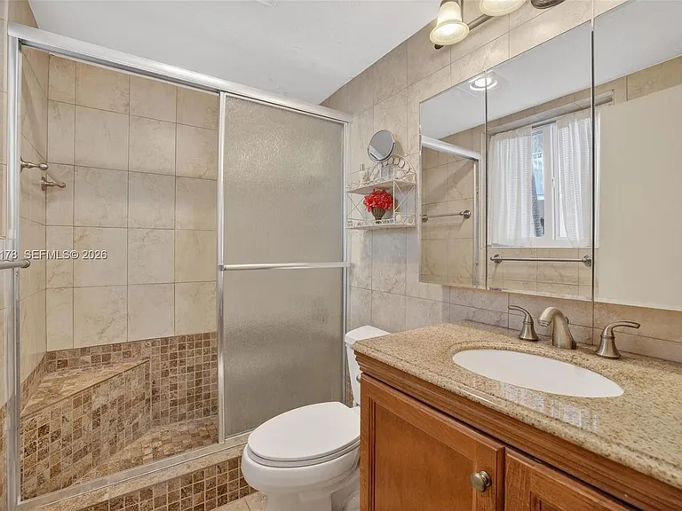 180 Isle Of Venice Dr #121 — Photo 39