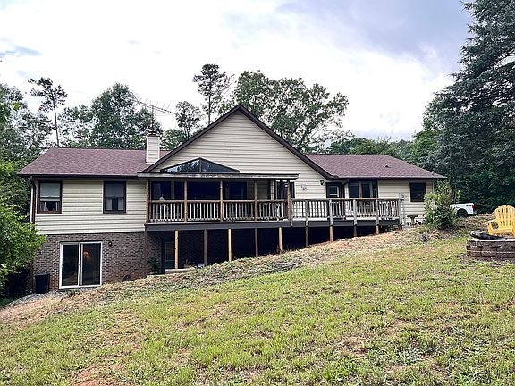 rear view- covered area/deck
