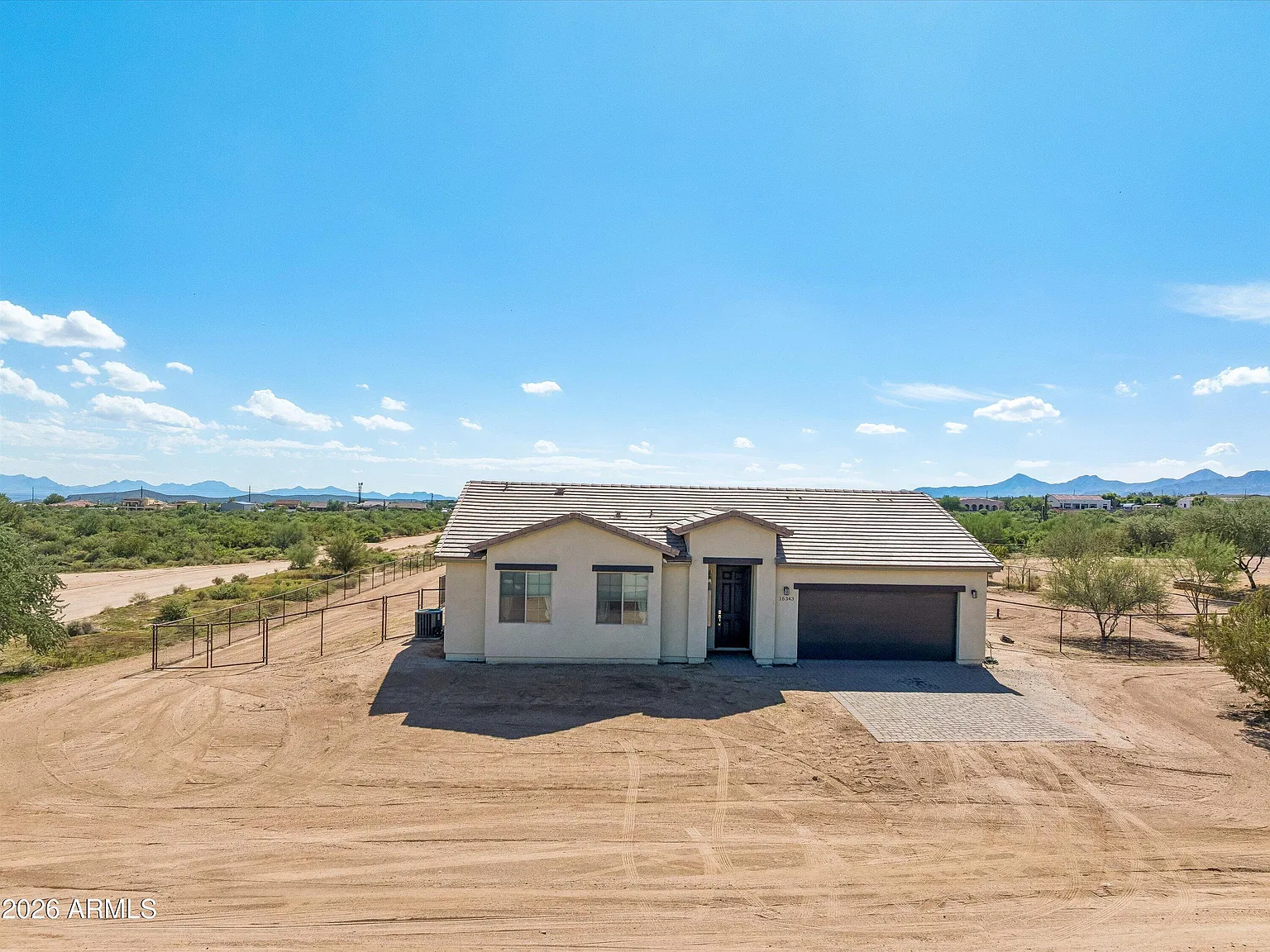 3 bed, 2.0 bath, 1637 sqft, $2,500 — Photo 3