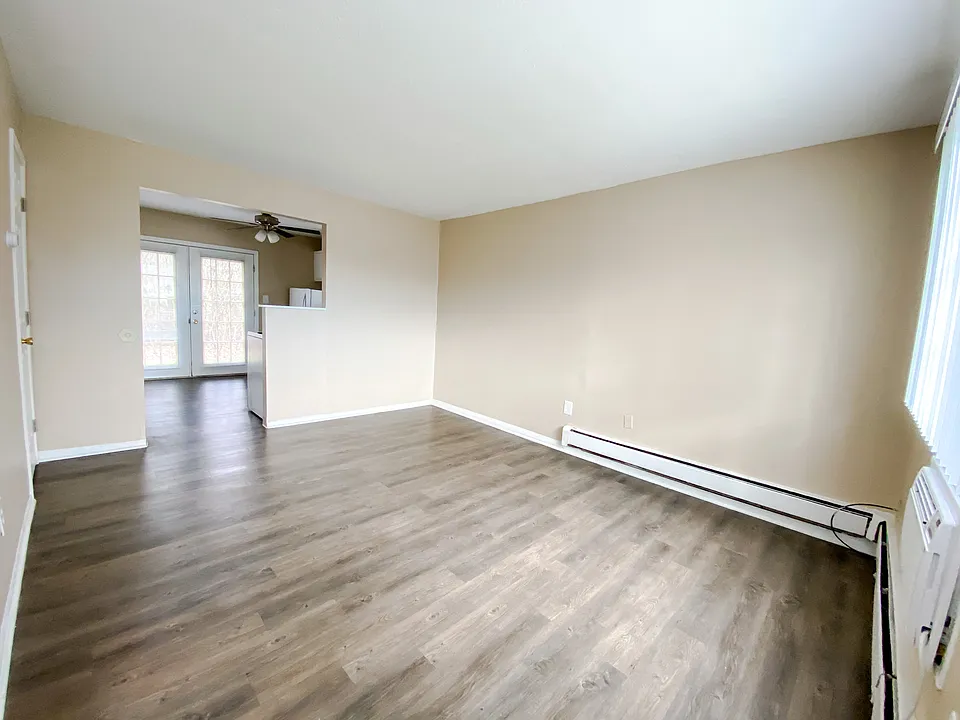 2 Bed Townhouse - Living Room