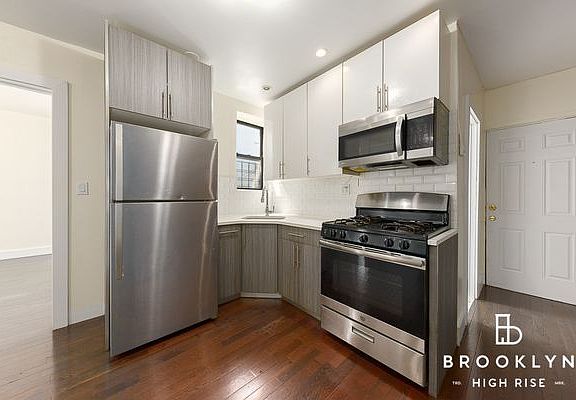 4th image of 1679 Sterling Pl APT 5A