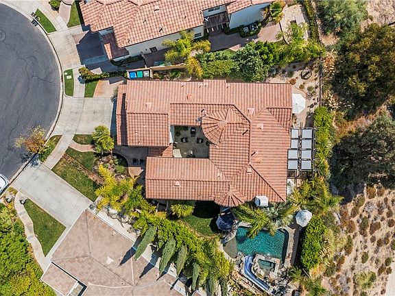 3rd image of 24729 Garland Dr
