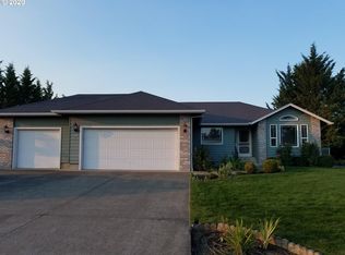 122 Palomino Ave, Roseburg, OR 97471