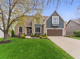 13849 Pembroke Dr, Leawood, KS 66224