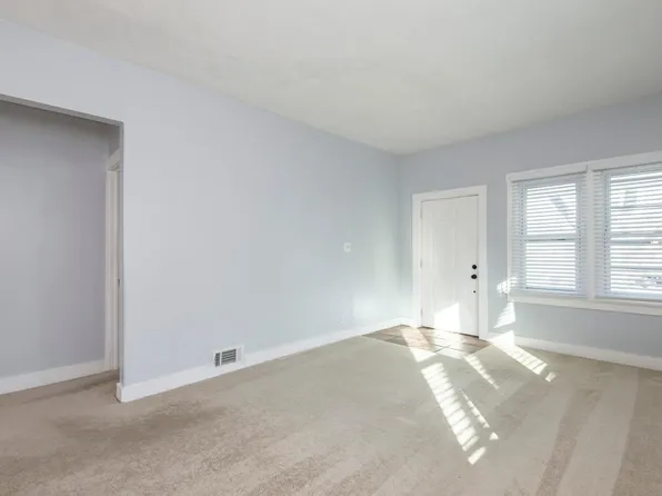 2615 N Wauwatosa Ave #1, Milwaukee, WI 53213