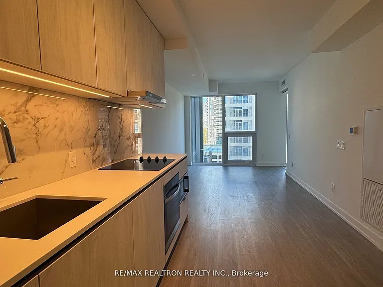 8 Wellesley St W #806 — Photo 14