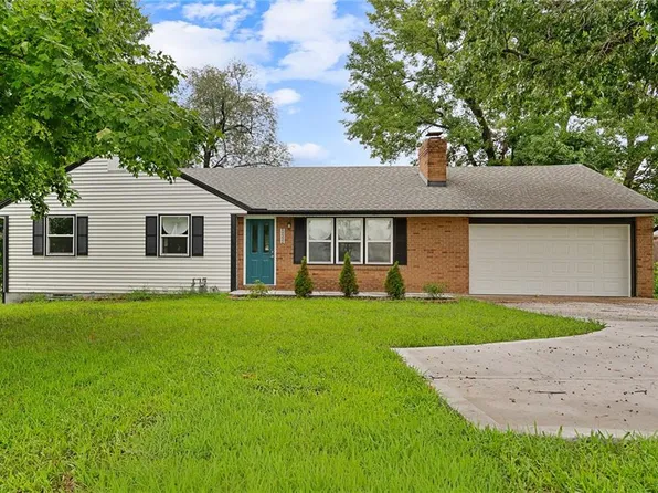 7332 Parallel Pkwy, Kansas City, KS 66112