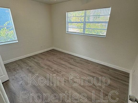 5th image of 2027 37th St S