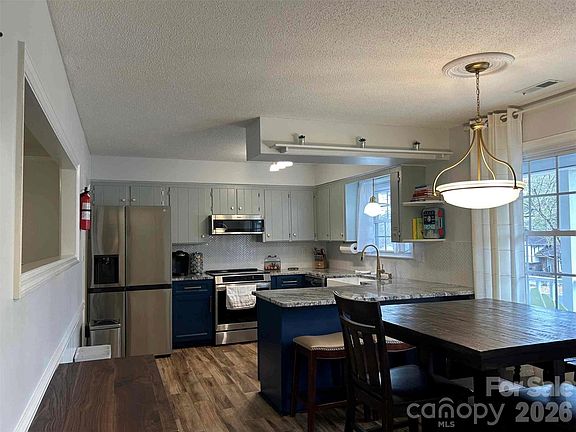 2nd image of 209 Pelham Ln