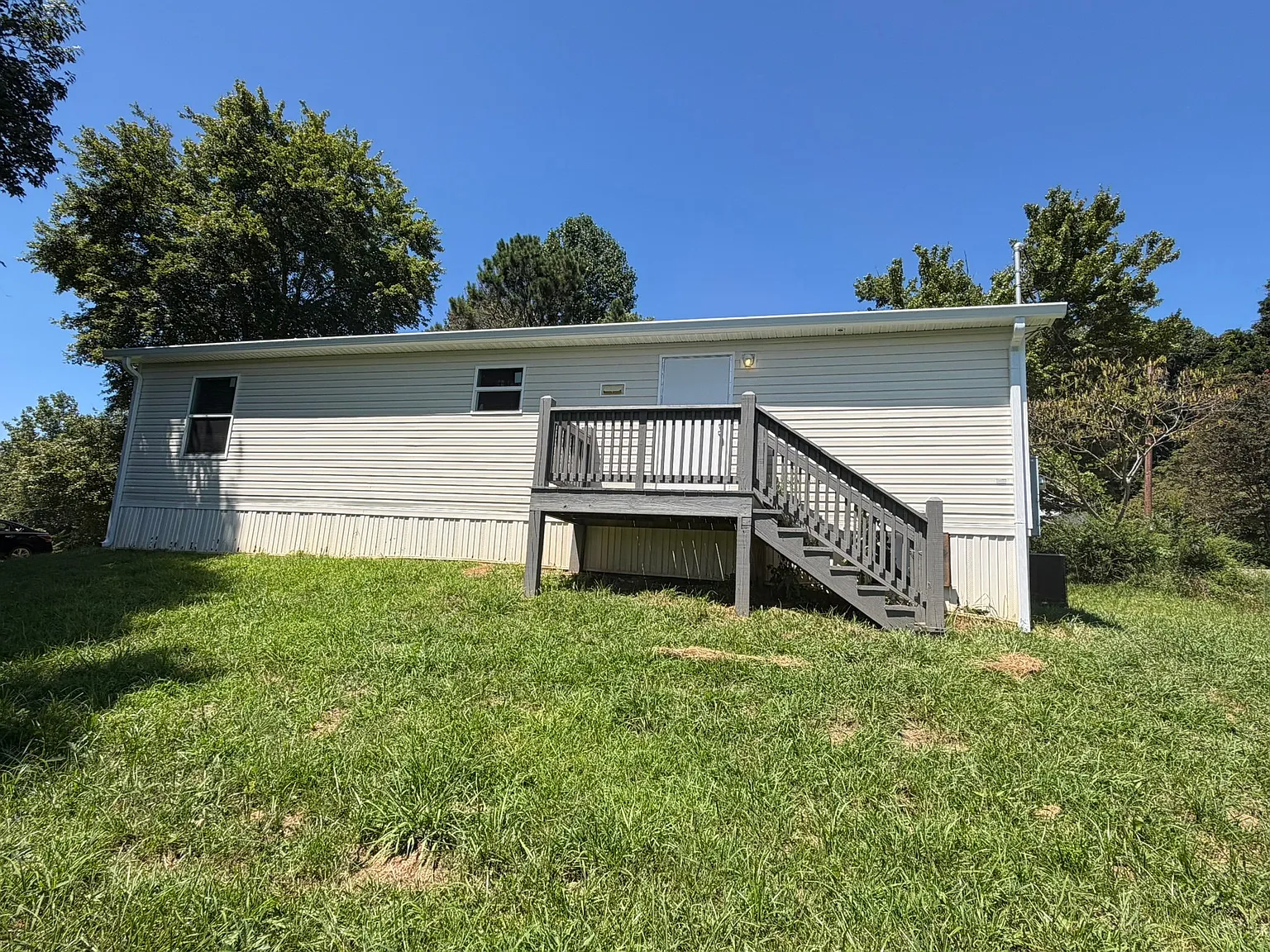 3 bed, 2.0 bath, $1,400 — Photo 4