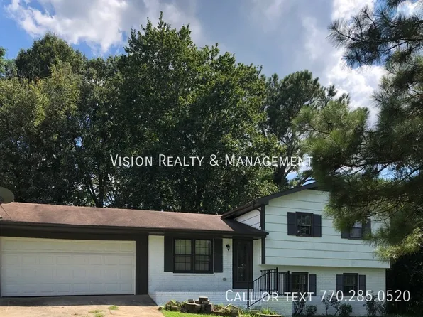 153 Carroll Cir, Carrollton, GA 30117