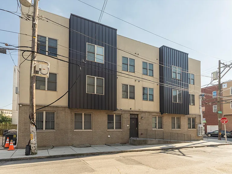 2025 N 17th St #202 — Photo 3