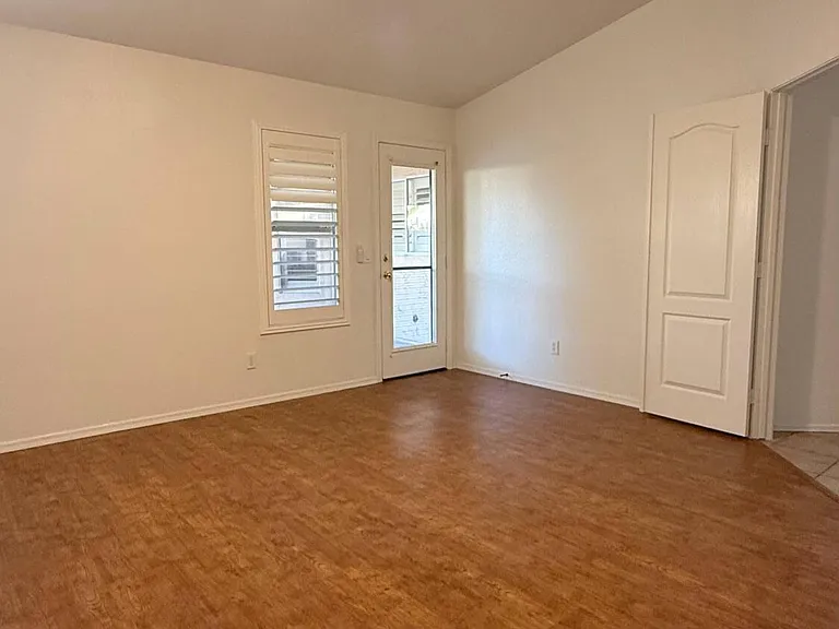 9621 W Potter Dr — Photo 9