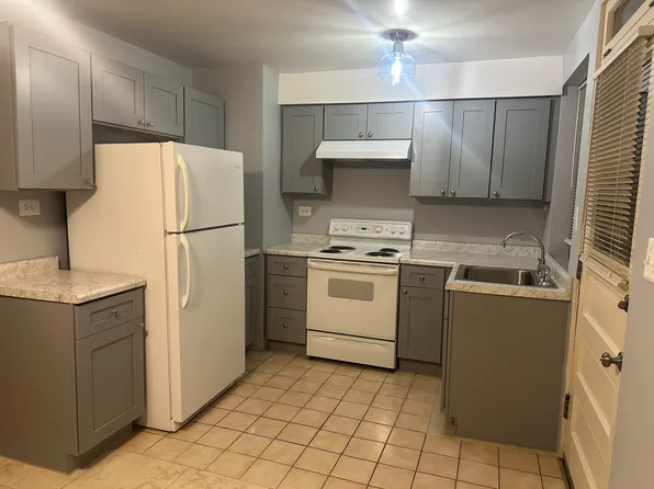 6218 N Whipple St #2E, Chicago, IL 60659