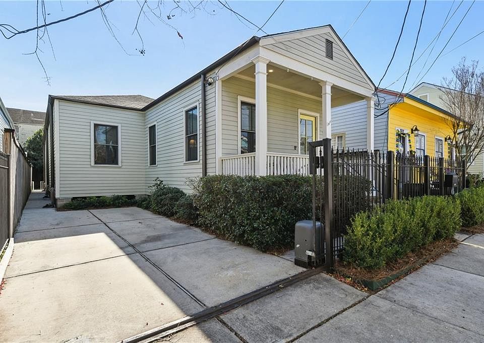 1st image of 2308 Annunciation St