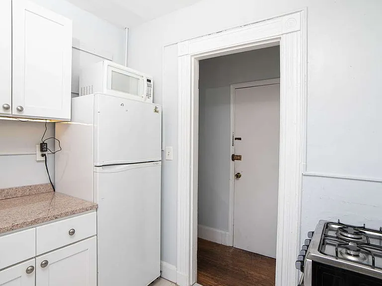 175 W Park Ave #4 — Photo 9