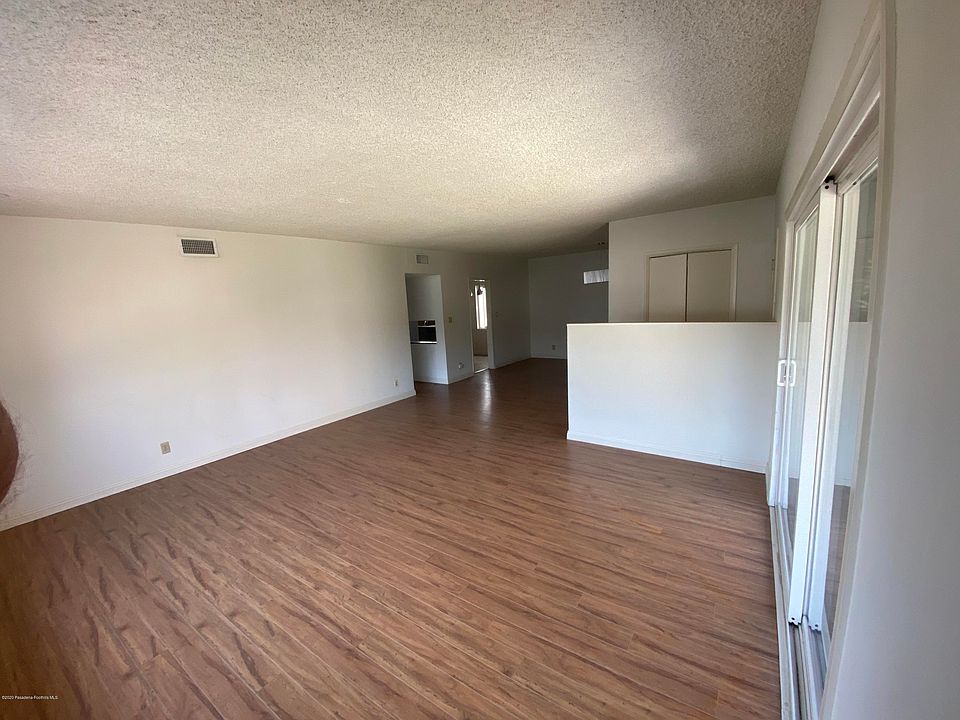 1st image of 1615 E Glenoaks Blvd
