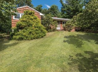 136 Springy Banks Rd, East Hampton, NY 11937