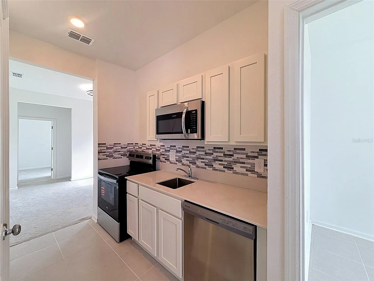 2 bed, 1.0 bath, 530 sqft, $1,600 — Photo 4