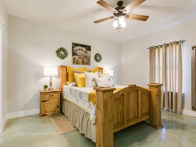 2303 W Beauregard Ave #B — Photo 11