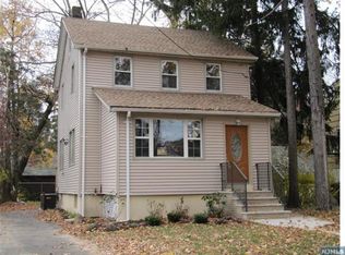 252 Rosemont Pl, Teaneck, NJ 07666
