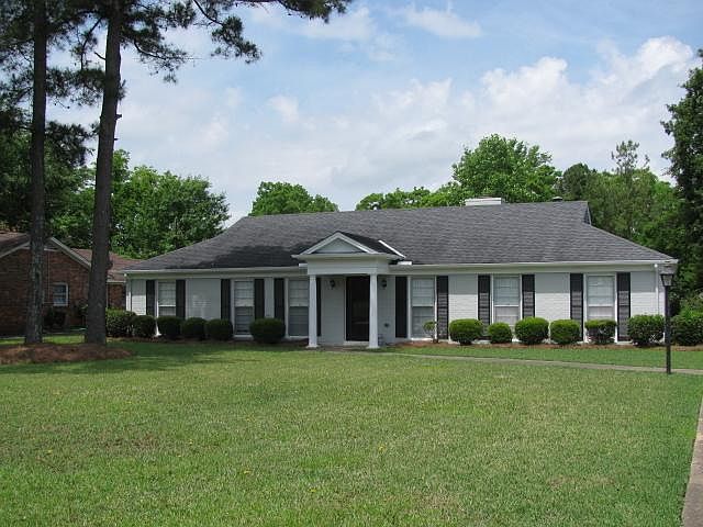 Front view of property