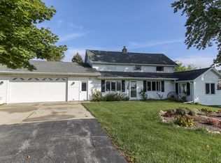 N7223 County Rd W, Mount Calvary, WI 53057