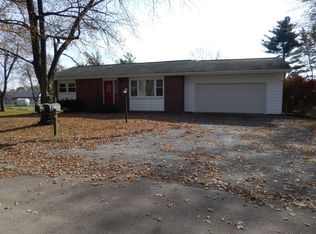 1675 Quail Dr, Saint Anne, IL 60964