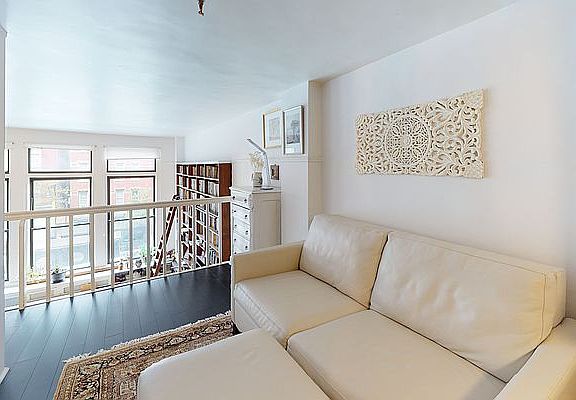 4th image of 54 W 74th St APT 208