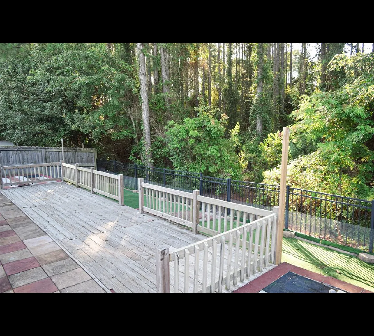 3 bed, 1331 sqft, $2,100 — Photo 2