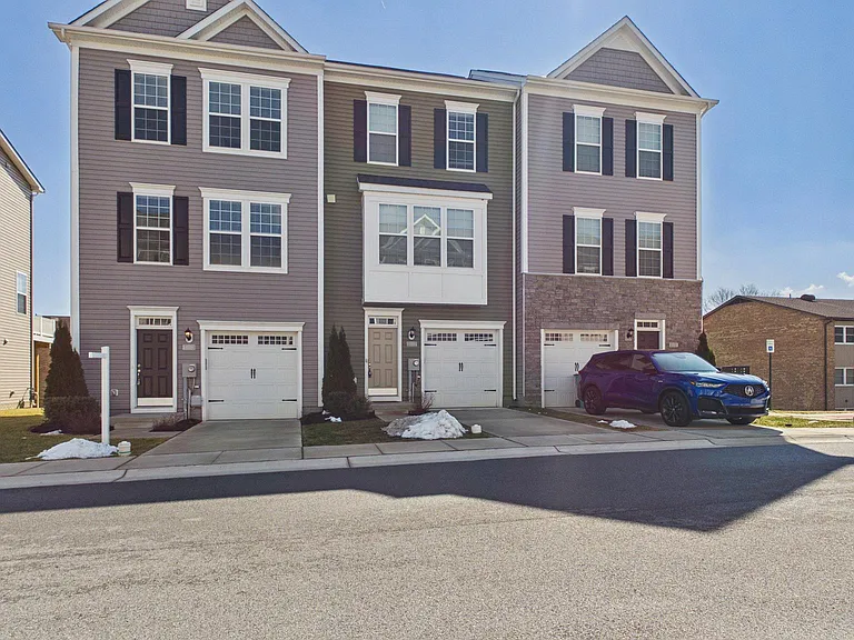 23 Chester Ct — Photo 2