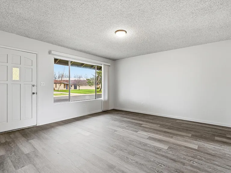 1800 Rockford Ave #1 — Photo 2