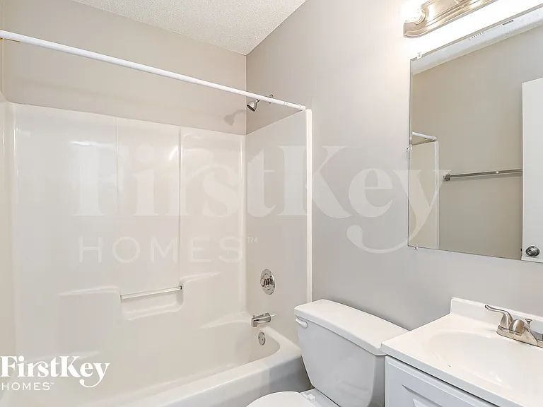 1716 Virginia St — Photo 12