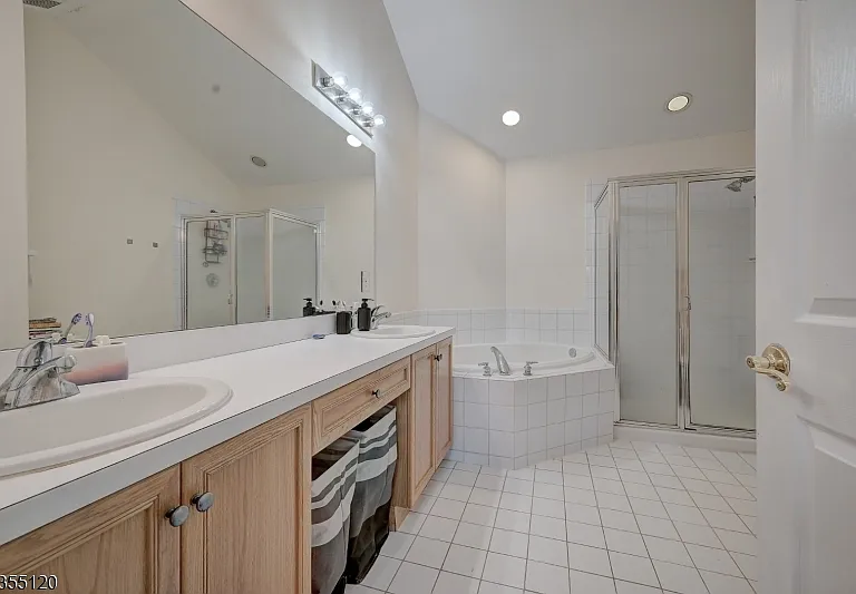 408 Kensington Ln — Photo 6