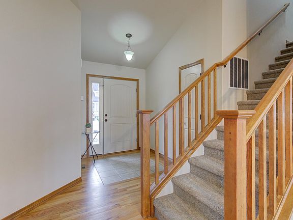 4th image of 1642 Glacier Ave