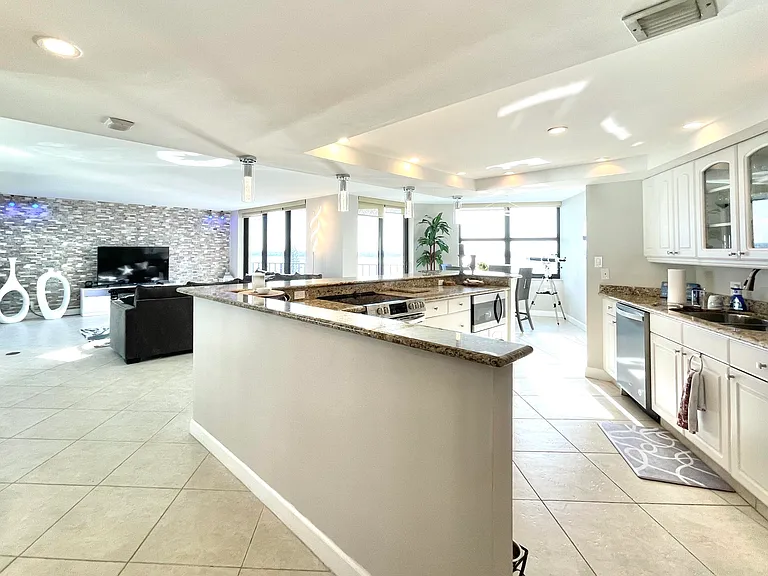 5420 N Ocean Dr #906 — Photo 5