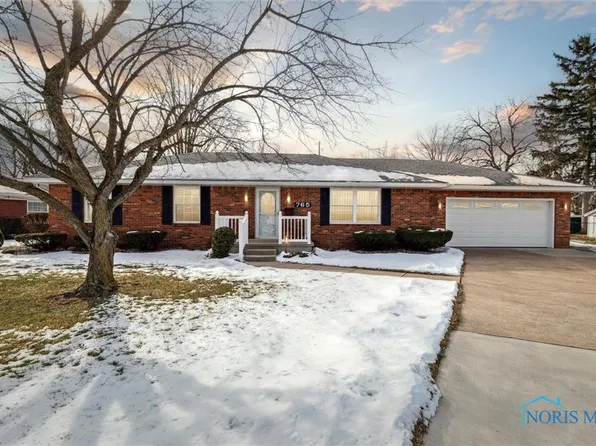 765 Riverside Dr, Woodville, OH 43469