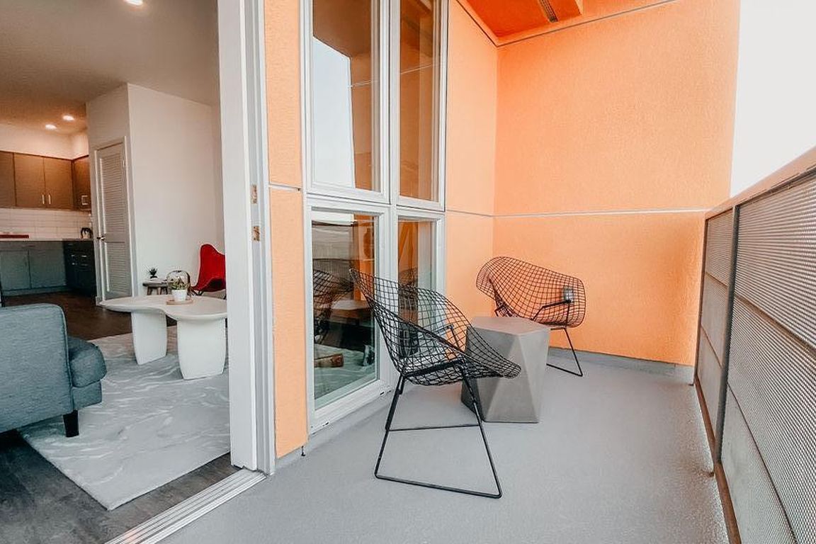 Only units in the south tower have balconies.