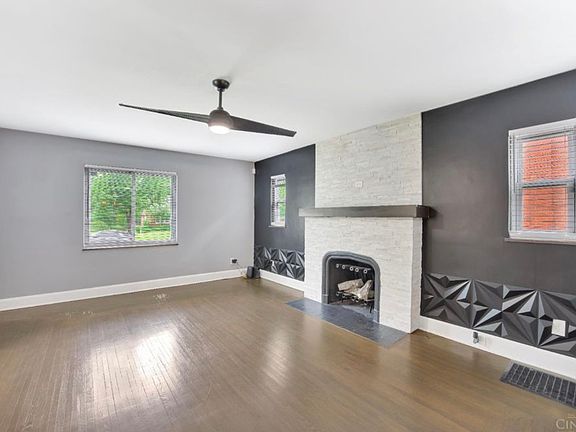 3rd image of 3285 Renfro Ave