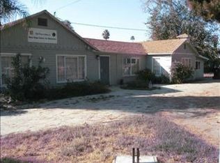19404 Saticoy St, Reseda, CA 91335