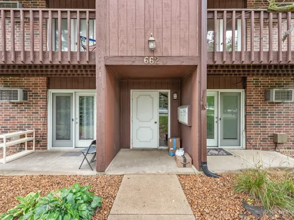 662 Daisy Ln APT 209, Roselle, IL 60172