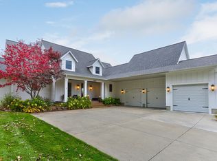 18009 Hammond Bay St, Spring Lake, MI 49456