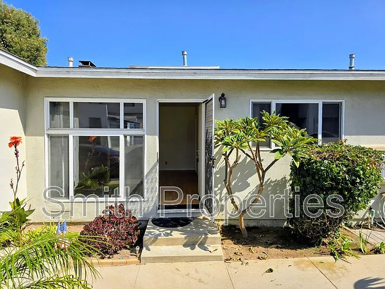2601 Gates Ave #C — Photo 3