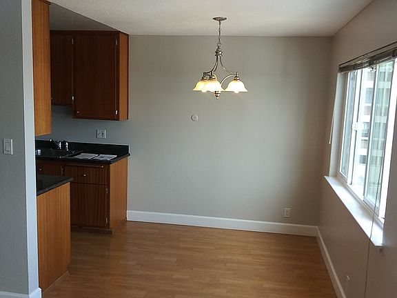 2nd image of 141 Montecito Ave #11408382