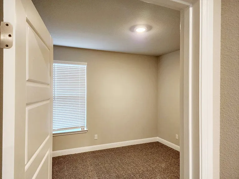 2320 Ruff Rd — Photo 9