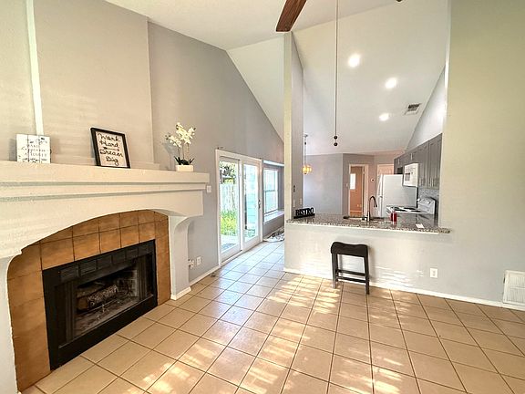 4th image of 6318 Les Harrison Dr