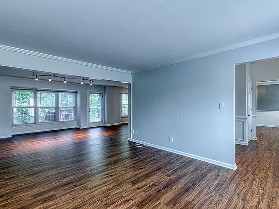 5th image of 31 Brittany Ln