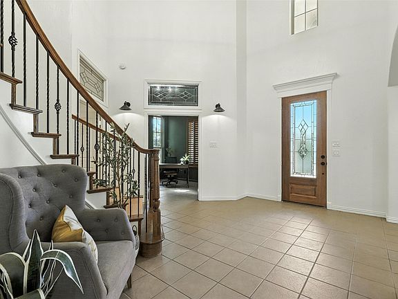 3rd image of 381 Creek Bend Dr