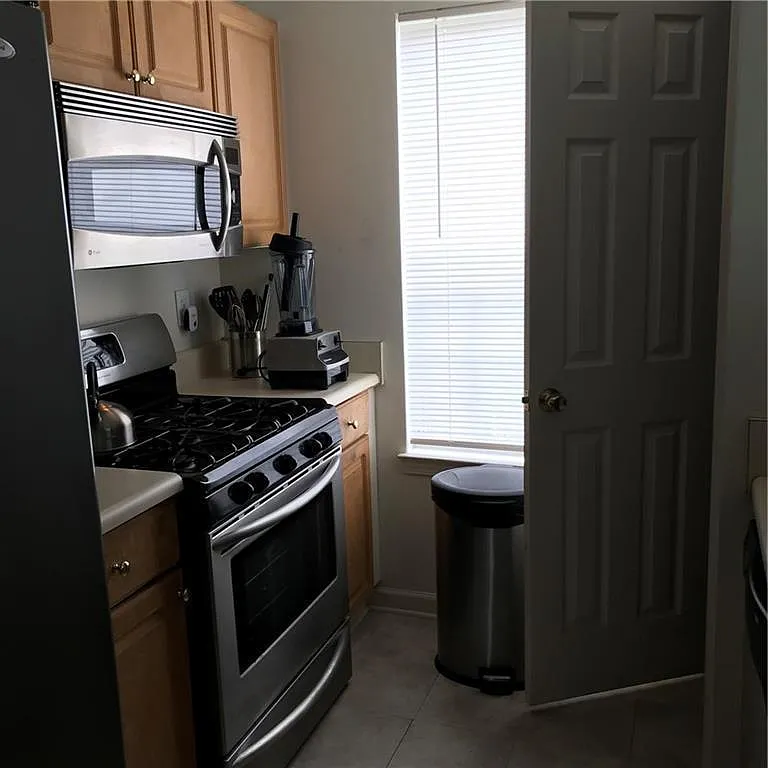 4 bed, 1507 sqft, $2,200 — Photo 4
