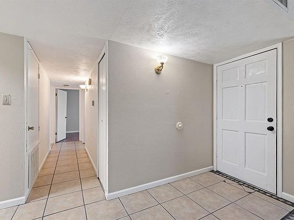 4th image of 5588 Squires Dr